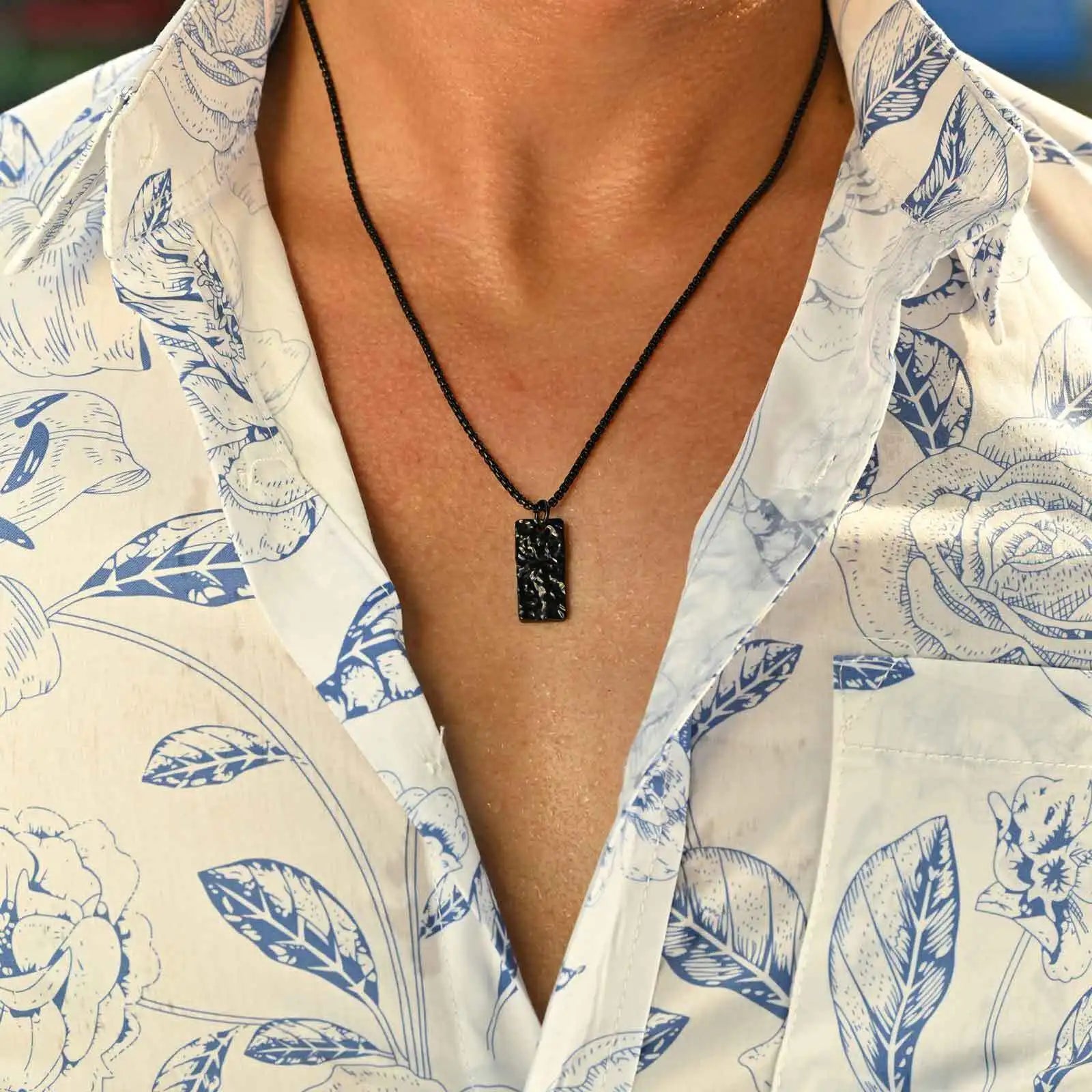 שרשרת לגבר חוליות עם תליון מבוקע